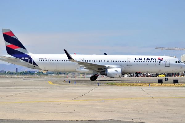 LATAM suspende vuelos internacionales hasta mayo por impactos del #Covid19