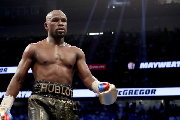 Mayweather lidera lista de los deportistas mejores pagados de la década