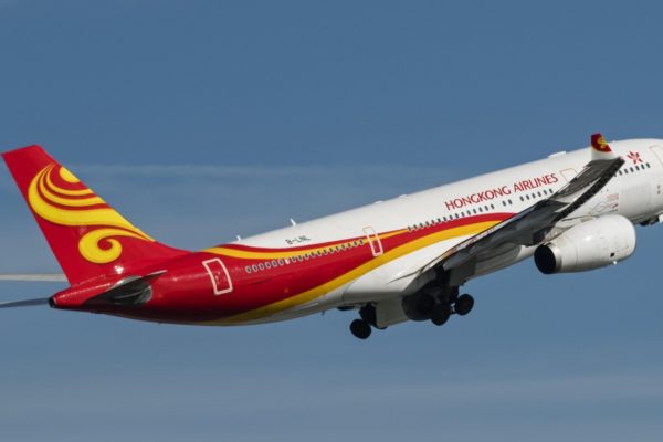 Gobierno permite a Hong Kong Airlines seguir volando tras conseguir fondos para operar