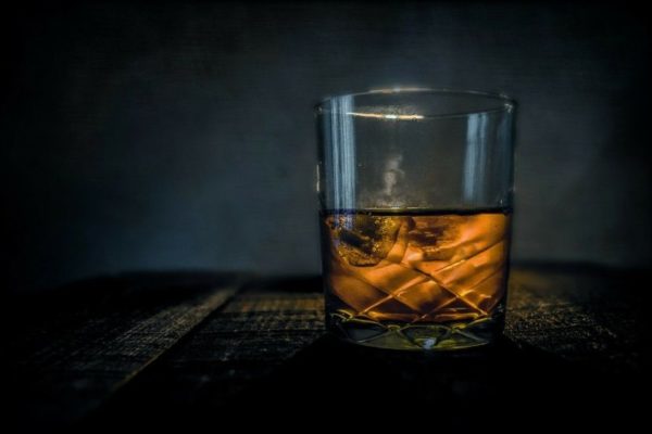 Bebidas alcohólicas adulteradas representan 30% del consumo nacional
