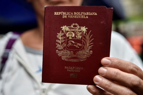 Venezolanos necesitarán visa para entrar a México a partir del 21 de enero