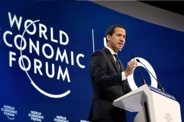 Guaidó pide apoyo en Foro de Davos para enfrentar a «conglomerado criminal internacional»
