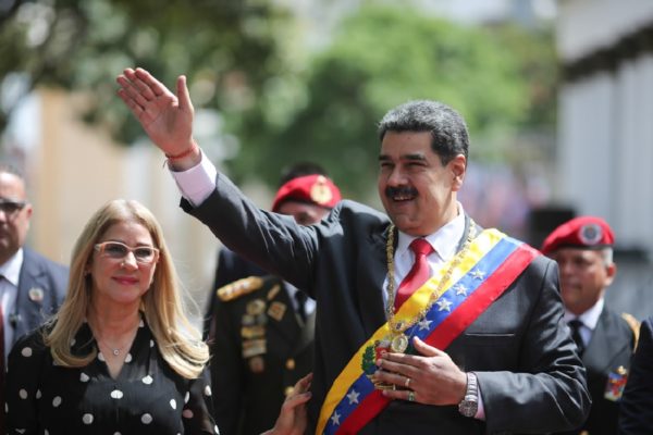 Maduro decreta viernes #21feb como día de asueto por carnaval