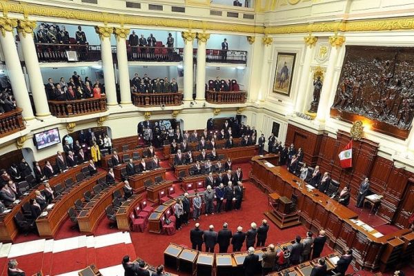 Vizcarra critica duramente eliminación de inmunidad parlamentaria aprobada por el Congreso