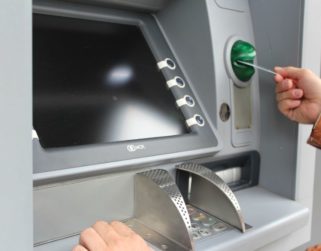 AKB Fintech suspende implementación de cajeros dolarizados en Venezuela