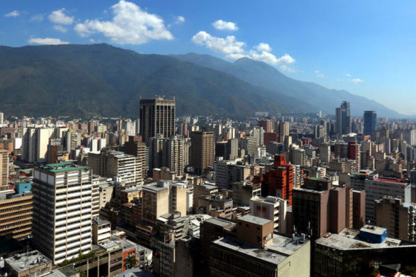 Cámara inmobiliaria de Venezuela: «Si el Petro nos brinda legalidad, bienvenido sea»