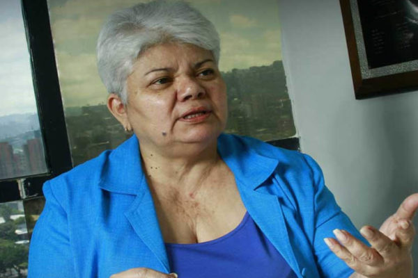 Cipriana Ramos: Navieras y aerolíneas corren el riesgo de ser sancionadas por el uso del Petro