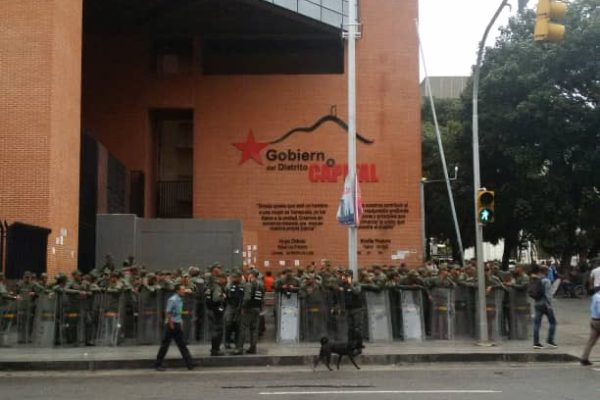 Diputados de la AN sesionaran fuera del hemiciclo por toma militar de instalaciones