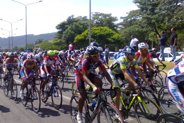 Roniel Campos revalidó campeonato en la Vuelta al Táchira