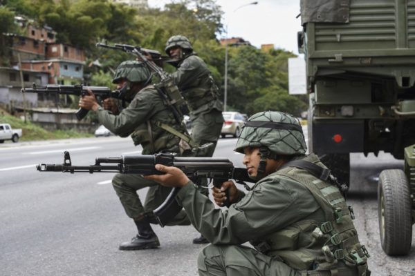 Tribunal especial acusa a 25 militares colombianos por ejecuciones de 247 civiles