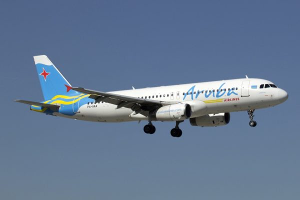 Aruba Airlines obligaría a pasajeros venezolanos descartar solicitud de asilo