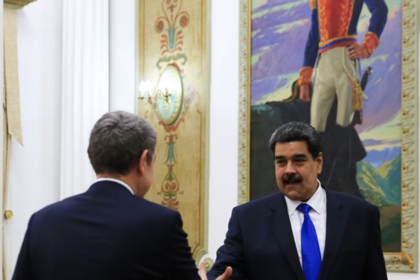 Rodríguez Zapatero reaparece como «mediador» en Caracas