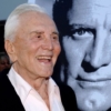 Se fue Kirk Douglas, un hombre que cambió al cine y se hizo a pulso una leyenda