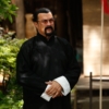 Multan al actor Steven Seagal con $314.000 por promocionar oferta de bitcoins