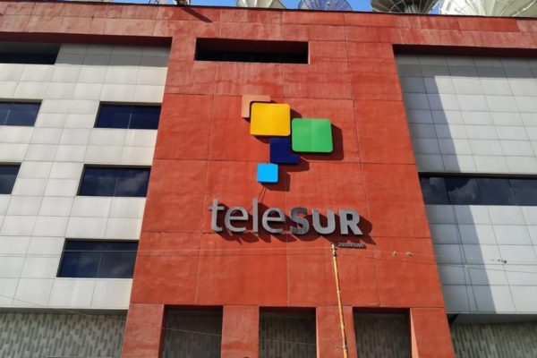 EEUU advierte que está examinando con cuidado la situación de la cadena Telesur