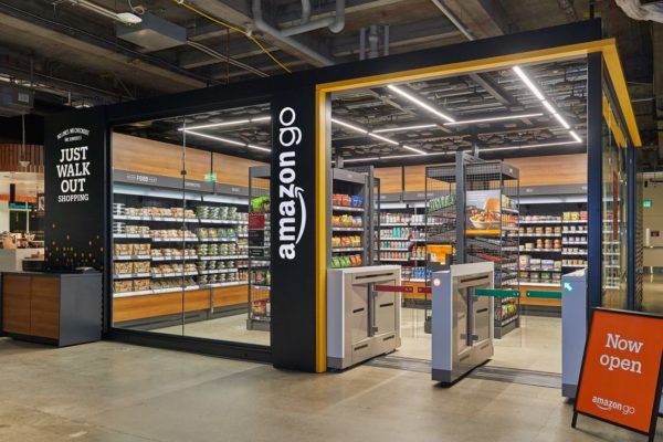 Amazon abre en EE.UU. su primer supermercado sin cajeros humanos