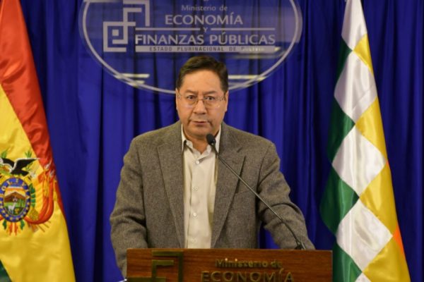 Exministro de Economía de Morales lidera la intención de voto en Bolivia