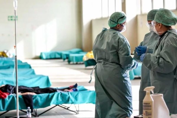 Guaidó ordenó transferencia de recursos a OPS y Cruz Roja destinados al personal de salud