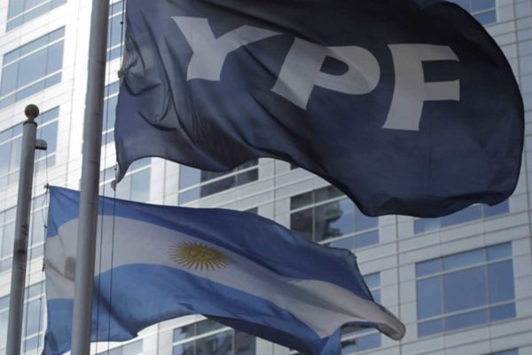 Petrolera YPF registró en 2019 pérdidas por $521 millones