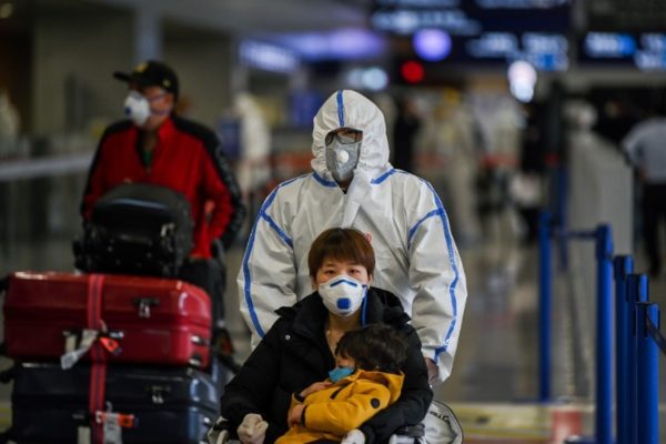 China anuncia 97 «casos importados» de coronavirus pero sin fallecidos