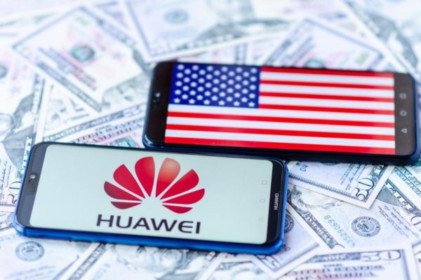 Huawei califica de arbitraria restricción de usar semiconductores de EEUU