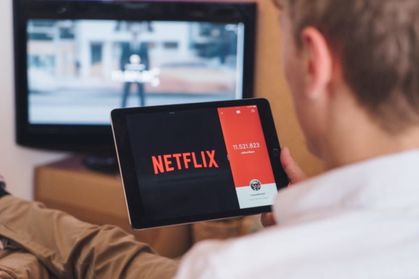 Los beneficios netos de Netflix aumentaron un 20% en 2023