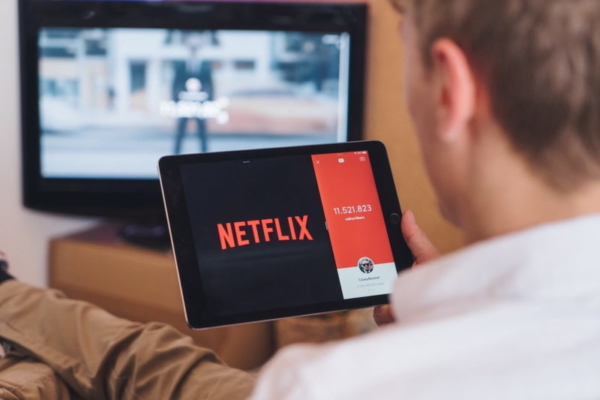 Netflix cobrará más a quienes compartan su cuenta