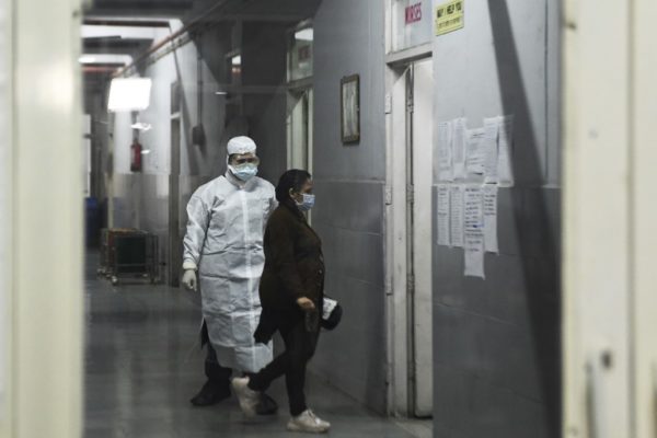 China admite que #Covid19 reveló «lagunas» en su sistema de salud