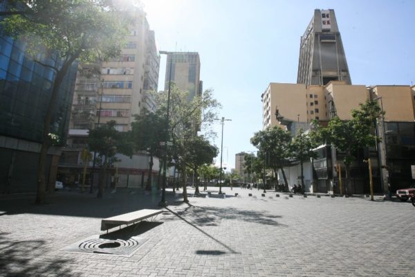 Sancionarán comercios que incumplan medidas preventivas contra #Covid19 en Caracas