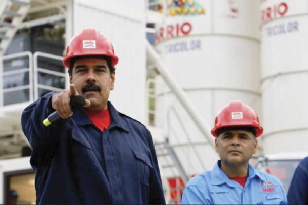 Maduro acude a financiero colombiano para impulsar acuerdo de oro por combustible con Irán