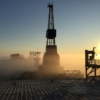 Ola de frío en EEUU y tensiones en Oriente Medio impulsan precios petroleros