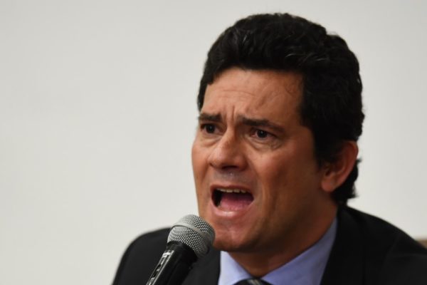 Renunció Sergio Moro, el ministro de Justicia de Brasil por presiones políticas