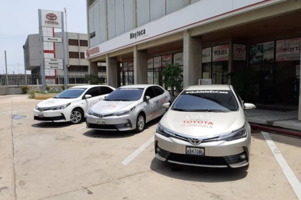 Toyota pone a disposición tres vehículos para autoridades sanitarias en Sucre