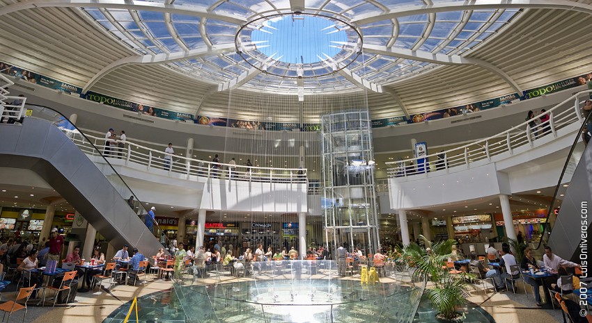 Destacan la apertura de tiendas de marcas internacionales en centros comerciales: permiten oferta variada