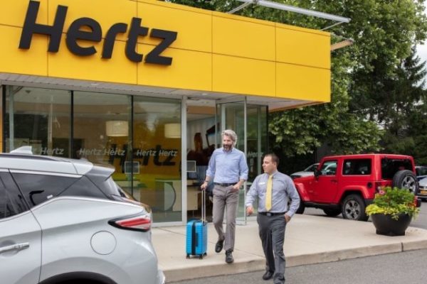 Hertz pagará US$650 millones a sus acreedores y reducirá su flota en más de 35%