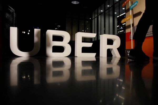 Uber, Doordash y Lyft cayeron en la bolsa tras la propuesta de regularizar a repartidores