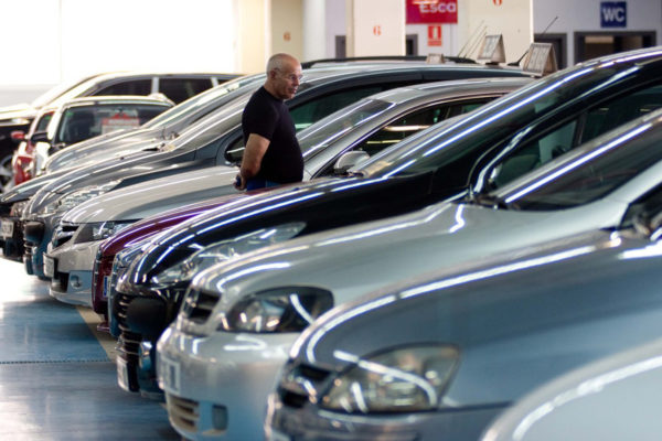 Mercado automotor europeo vuelve a desplomarse en mayo y cae 52,3%