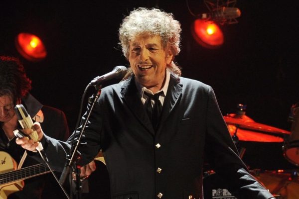 Bob Dylan lanza su primer álbum original en casi una década