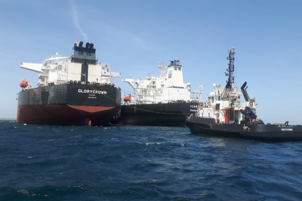 Cerca de 130.000 bpd de crudo venezolano llegaron a China en operaciones «buque a buque»