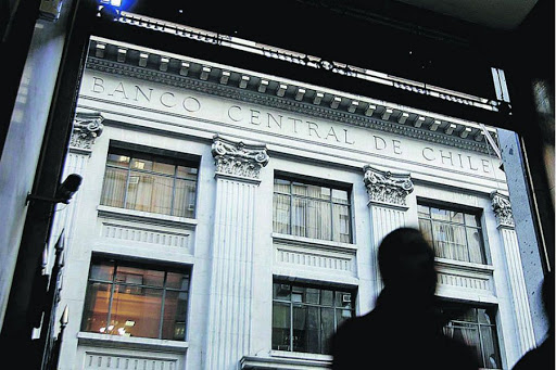 Chile busca nuevas líneas de financiación en bancos centrales de EEUU y China