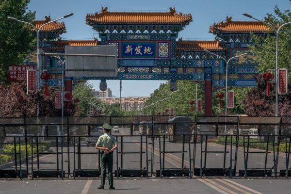 Política de confinamientos «covid cero» que China pretende reforzar expande el pánico en mercados bursátiles