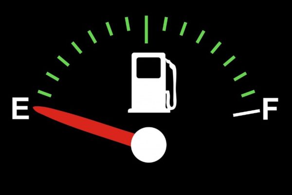 Consumo retrocedió 40 años: expertos no ven pronta solución a crisis de la gasolina