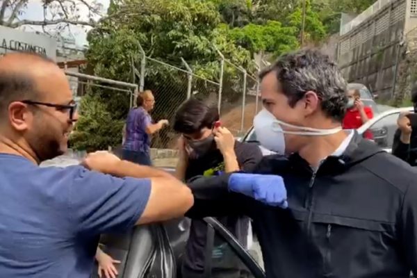 Guaidó en la calle llama a no acostumbrarse a la crisis, sino a rebelarse