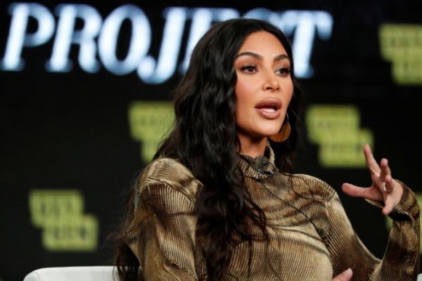 Coty compra 20% de grupo de belleza de Kim Kardashian por US$200 millones