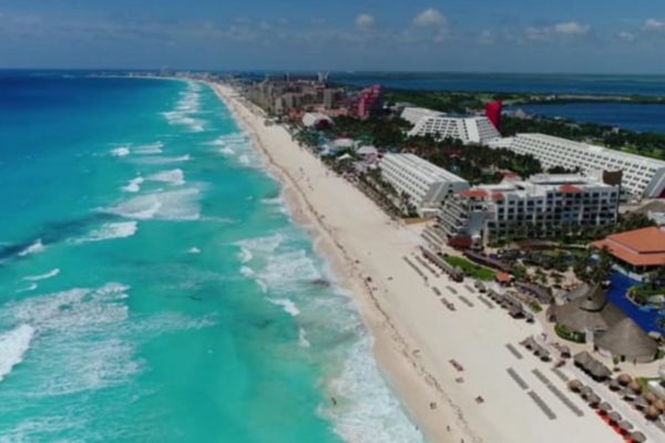 Actividad turística en Cancún se reanuda con estrictos protocolos sanitarios