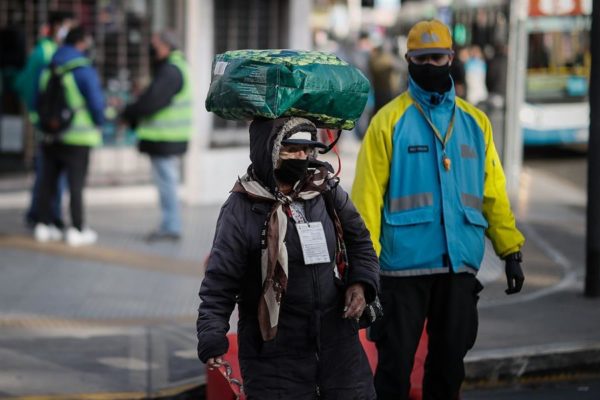 Activación, contagios y retrocesos: la economía no arranca en América