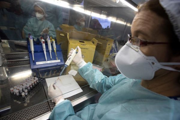 Comienzan en Brasil las pruebas de la vacuna de Oxford contra el #Covid19