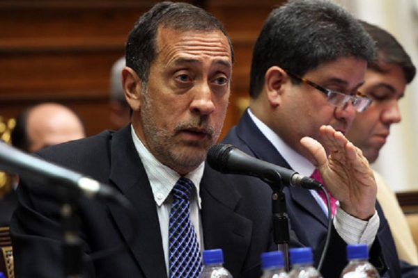 José Guerra: «con la Ley Antibloqueo se deroga de facto la Constitución»
