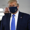 Trump se pone mascarilla mientras se aceleran los contagios por #Covid19 en el mundo