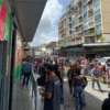 Sin distanciamiento: Venezolanos rompen la cuarentena radical en búsqueda de alimentos
